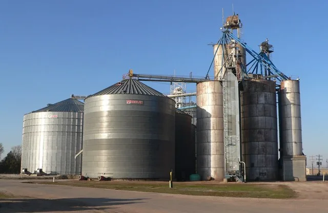 Grain elevator in Ragan, Nebraska.