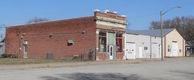 Downtown Steinauer, Nebraska .