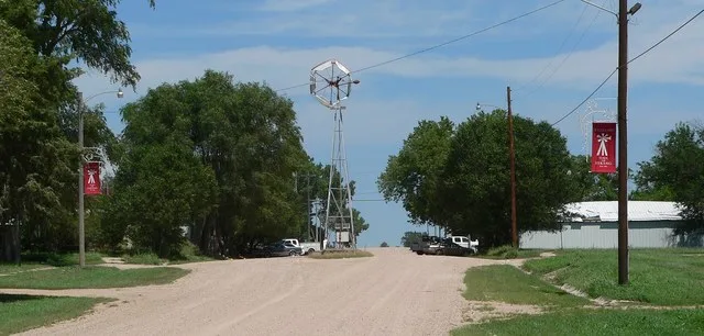 Downtown Strang, Nebraska : facing north along Main Street.