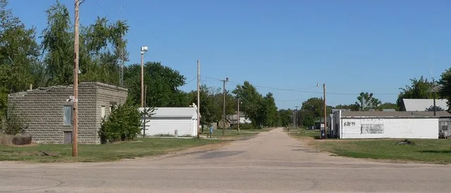 Downtown Surprise, Nebraska : Center Street, looking east from about Miller Street.