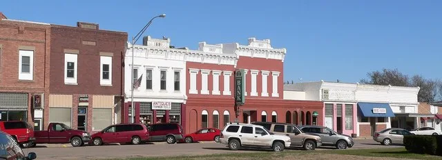 Downtown Wood River, Nebraska : north side of 9th Street between West and Main Streets.
