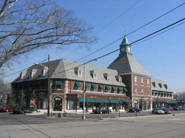 Radburn shopping center (Radburn Plaza Building?), near Radburn station, en:Fair Lawn, New Jersey .