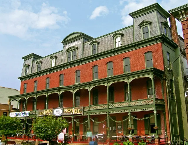 Union Hotel in Flemington, New Jersey, USA. The building in the Victorian style was erected in 1887. During the trial against the "Lindbergh kidnapper" in 1935, it served as press...