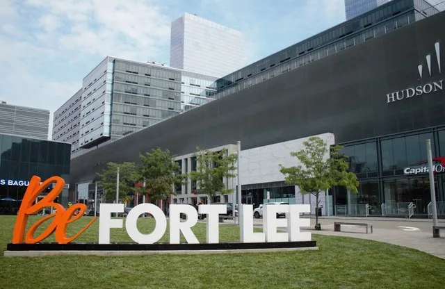 The "Be Fort Lee" sign in Fort Lee Park, Fort Lee, New Jersey