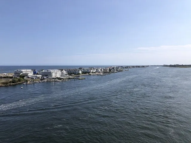 View south-southeast from New Jersey State Route 36 (Highlands-Sea Bright Bridge) over the Shrewsbury River on the border of Sea Bright and Highlands in Monmouth County, New Jersey