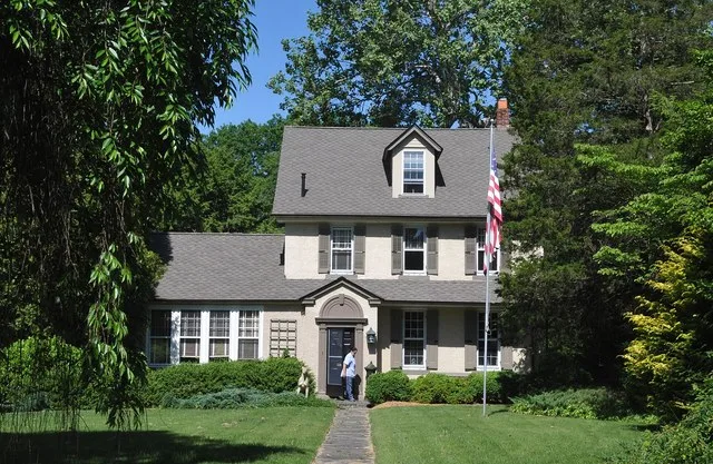 100 S. WEST, AVENUE, WENONAH; THIS INN WAS BUILT CA. 1773 BY SAMUEL MOFFETT. DURING THE REVOLUTION "STONE HOUSE" WAS USED BY PATRIOTS AS A MEETING PLACE. IN LATER YEARS IT BECAME...