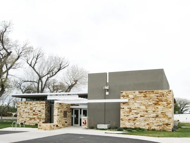 Williams Memorial Library in Estancia, New Mexico, located at 600 South Tenth Street in Arthur Park.
