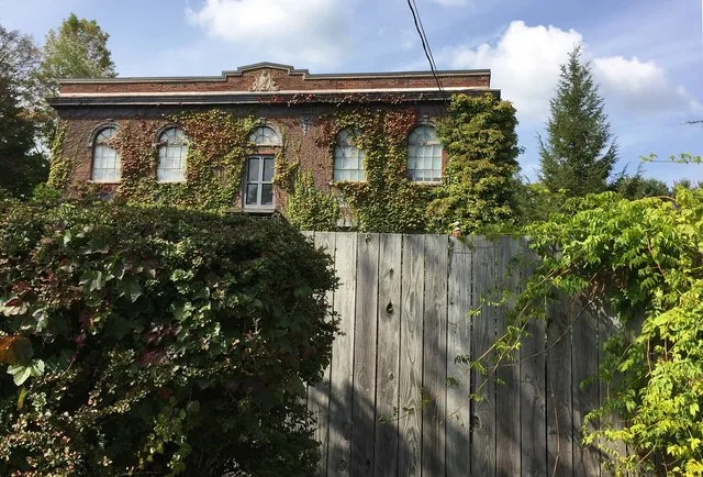 This is an image of a place or building that is listed on the National Register of Historic Places in the United States of America . Its reference number is 97000418 ( Wikidata ).