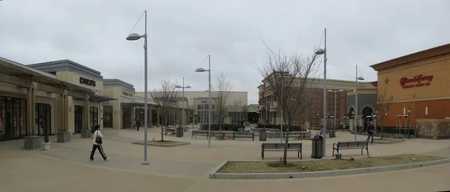 Smith Haven Mall .