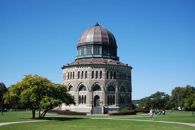 Nott Memorial Hall , built in 1858 on the campus of Union College in Schenectady , New York , United States , commemorates Eliphalet Nott , president of Union from 1804 to 1866 (f...
