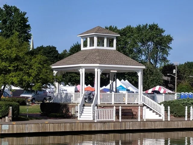 Clyde W. Carter Memorial Gazebo in en:Spencerport, New York