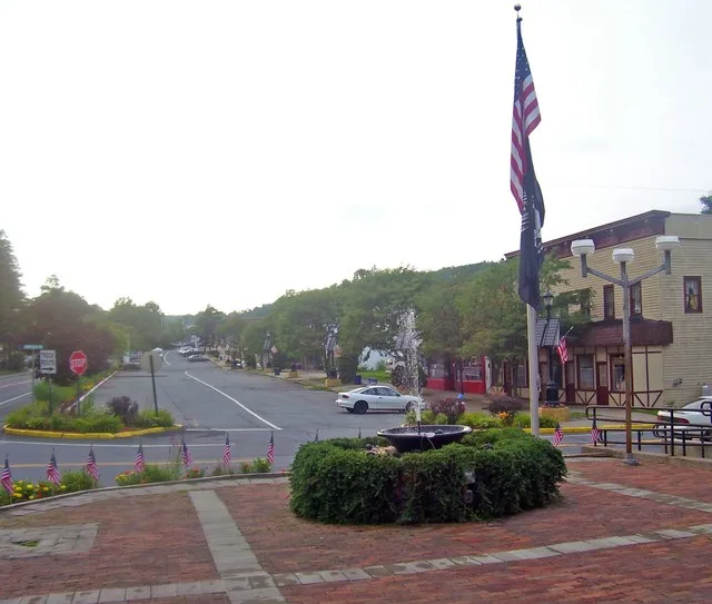 Downtown Woodridge , NY, USA