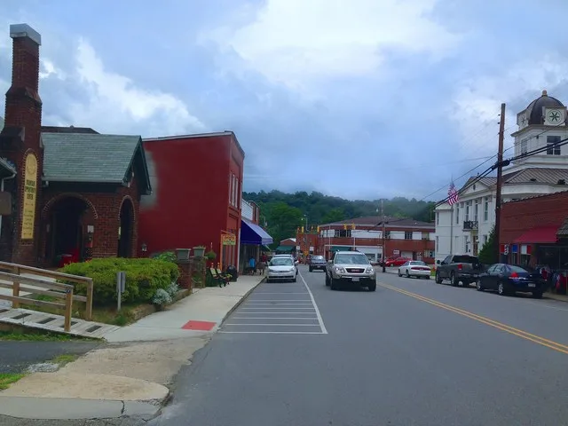 A view of North Mitchell Ave in downtown Bakersville, NC