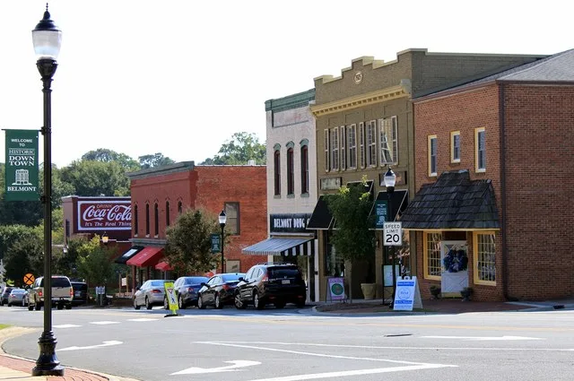 Belmont Historic District, Roughly bounded by Sacred Heart College campus, RR line, N. and S. Main, Glenway, Bryant Sts., Keener Blvd., Central Ave Belmont