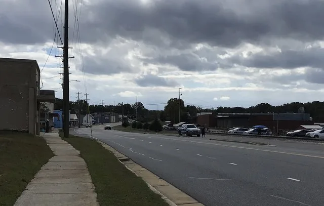 Biscoe straddling US 220