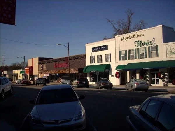 A view of Broad Street in Elizabethtown