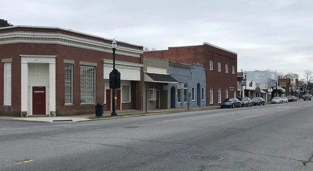 East Main Street (US 158 Business), downtown Murfreesboro