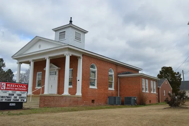 Front and southern side of the Red Oak United Methodist Church, located at 8285 North Carolina Highway 43 in Red Oak , North Carolina , United States .
