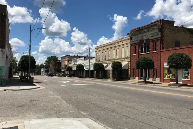 Commercial buildings in Rowland along West Main Street