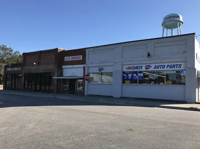 Cluster of old buildings in Sharpsburg
