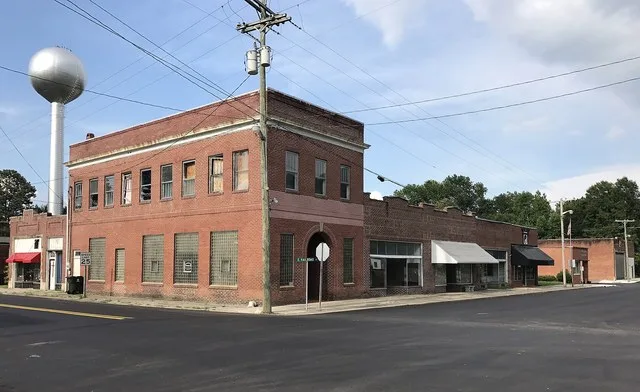 Buildings in Walstonburg along East Railroad Street