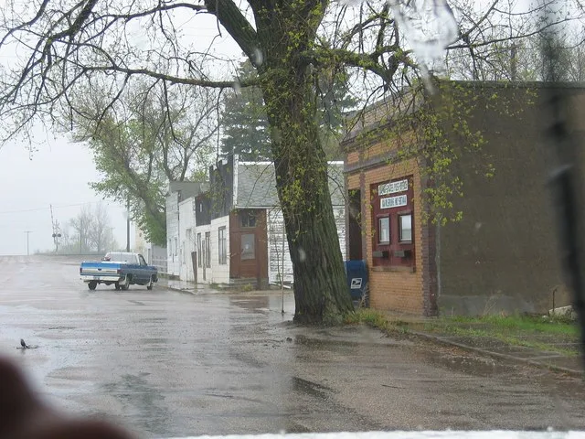 Personally photographed by the undersigned in Karlsruhe, North Dakota, on May 5, 2007