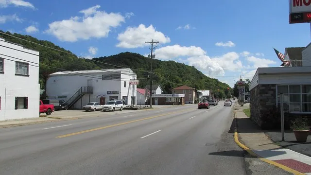 Looking east on US Highway 52 in Aberdeen, Ohio.