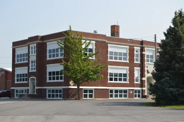 Front of Arcadia High School , located at 19033 Fremont Street ( State Route 12 ) in Arcadia , Ohio , United States .