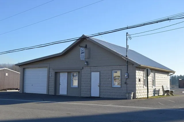 Front and southern side of the Beaver municipal building, located at 7460 Central Avenue ( State Route 335 ) in Beaver , Ohio , United States .
