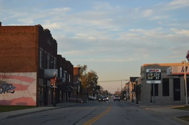 Looking northward on Miami Avenue ( State Route 721 ) just south of the Main Street intersection in Bradford , Ohio , United States . The western (left) side of the street is in D...