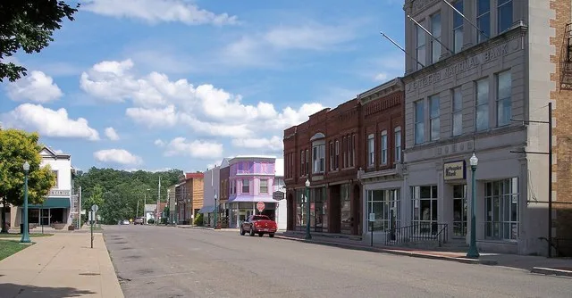 Main Street in downtown w:Caldwell, Ohio .