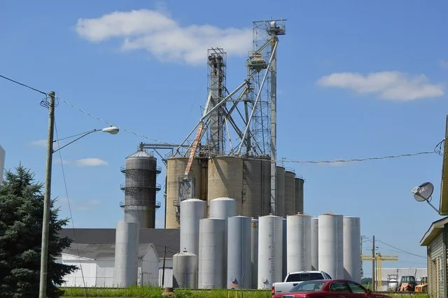 View from the south of the community grain elevator in Elgin , Ohio , United States , located along Maple Street ( State Route 81 .