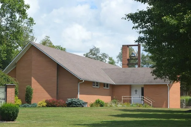 Front of the Hanover Presbyterian Church, located at 732 N. Main Street in Hanover , Ohio , United States . It was built in 1960.