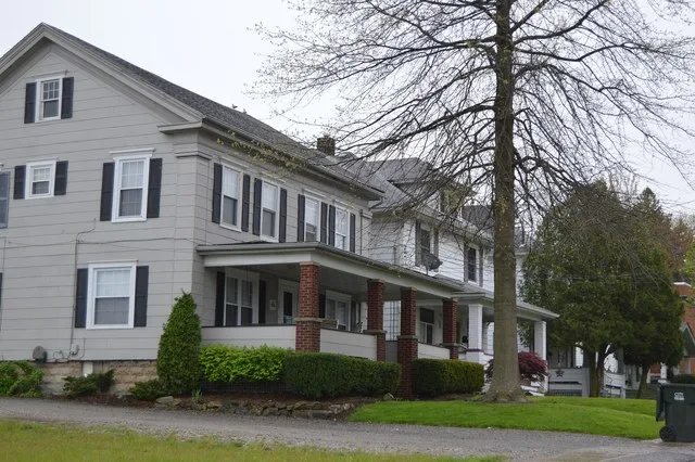 Houses on the eastern side of Bentley Street, just south of the Liberty Street intersection, in Hubbard , Ohio , United States .