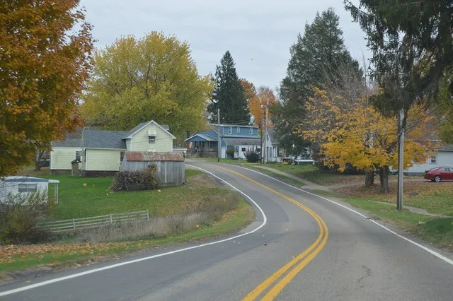 Looking southeastward on State Route 145 in northwestern Jerusalem , Ohio , United States .