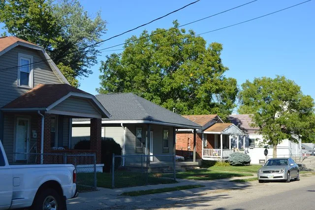 Houses on the northern side of Steffen Avenue just west of the McIntyre Avenue intersection (which is visible at far right) in Lincoln Heights , Ohio , United States .