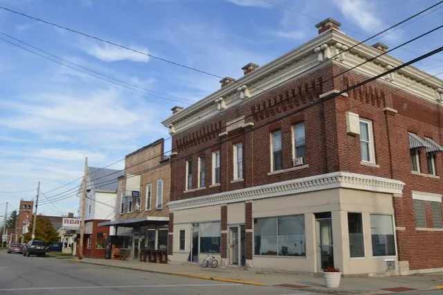 Looking northward on Main Street ( State Route 121 ) from the Washington Street intersection in New Madison , Ohio , United States .