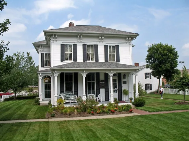 Registered Historic Places in Stark County, Ohio. Hoover Farm (built 1853), 1875 Easton St., North Canton, Ohio, USA. Boyhood home of vacuum cleaner entrepreneur William "Boss" Ho...
