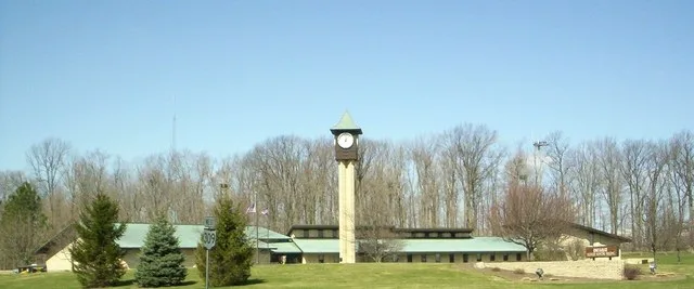 Ontario Hellinger Municipal Building in Ontario , Ohio , United States .