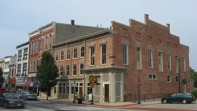 Buildings on the eastern side of the 200 block of N. Main Street ( State Route 66 ) in downtown Piqua , Ohio , United States . This block is part of the Piqua-Caldwell Historic Di...