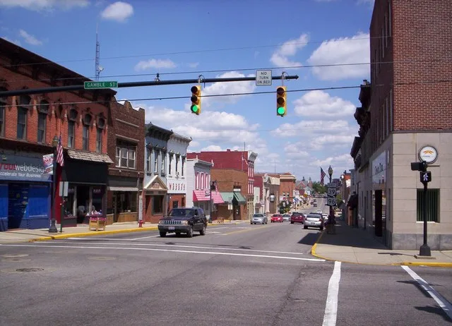A view of downtown Shelby, Ohio on West Main Street looking east at the intersection of Gamble Street.