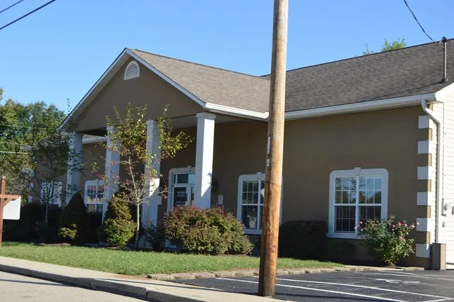 Front of the South Lebanon village hall, located at the intersection of High Street and Forest Avenue in South Lebanon , Ohio , United States .