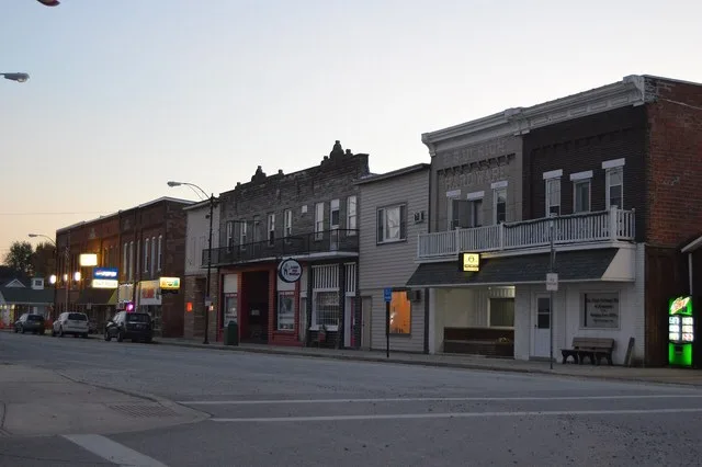Buildings on the western side of the 100 block of S. Sycamore Avenue in Sycamore , Ohio , United States . Photo looks south from the Saffell Avenue intersection, i.e. State Routes...