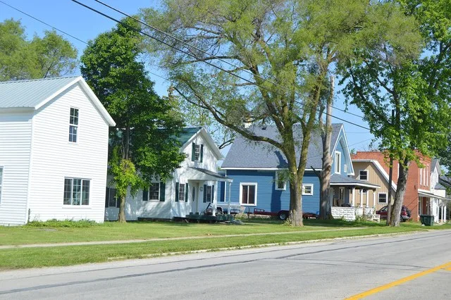 Houses on the western side of State Route 199 in southern West Millgrove , Ohio , United States .