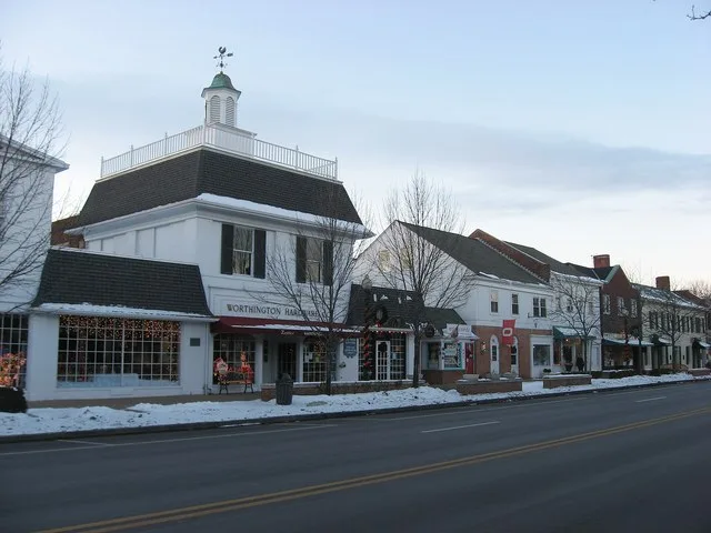 Buildings on the western side of the 600 block of High Street ( U.S. Route 23 ) in downtown Worthington , Ohio , United States . These buildings are part of the Worthington Histor...