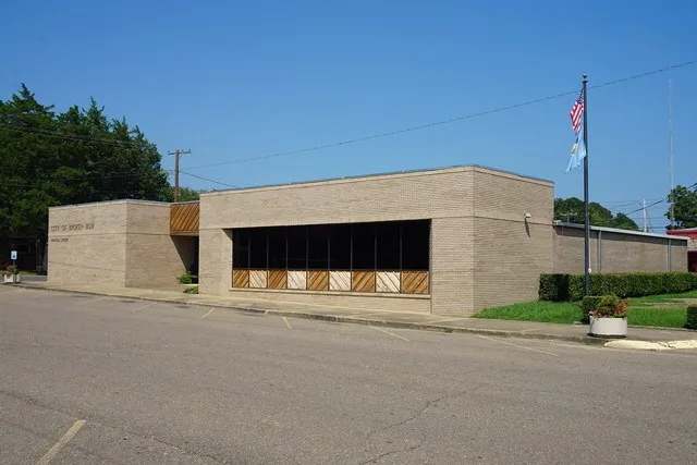 The City of Broken Bow Municipal Offices in Broken Bow , Oklahoma ( United States ).