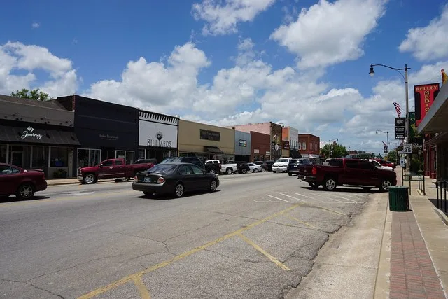 West Main Street in Durant , Oklahoma ( United States ).