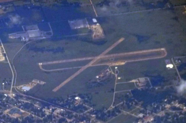 F99 HOLDENVILLE MUNICIPAL AIRPORT FLIGHT CDG-IAH 777 F-GSQM
