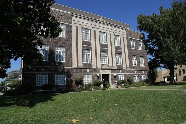 McClain County Courthouse, Courthouse Square Purcell