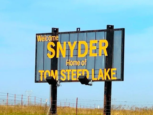 Roadside welcome sign at Snyder OK, 3-2025
